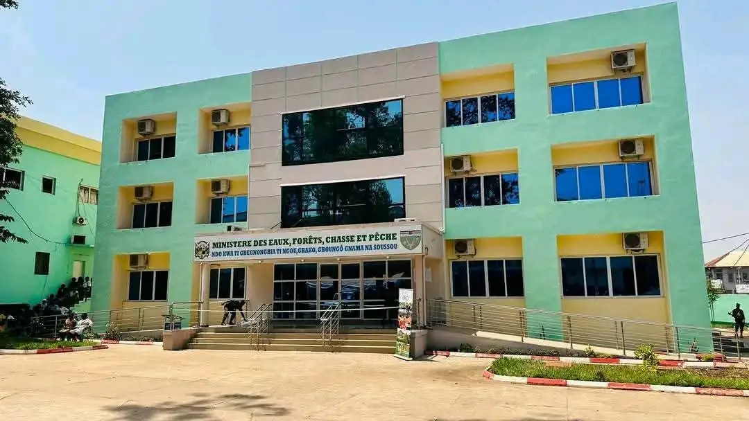 Centrafrique : Inauguration du nouveau siège du ministère des Eaux et Forêts… whatsapp image 2026 02 27 at 6.48.36 pm