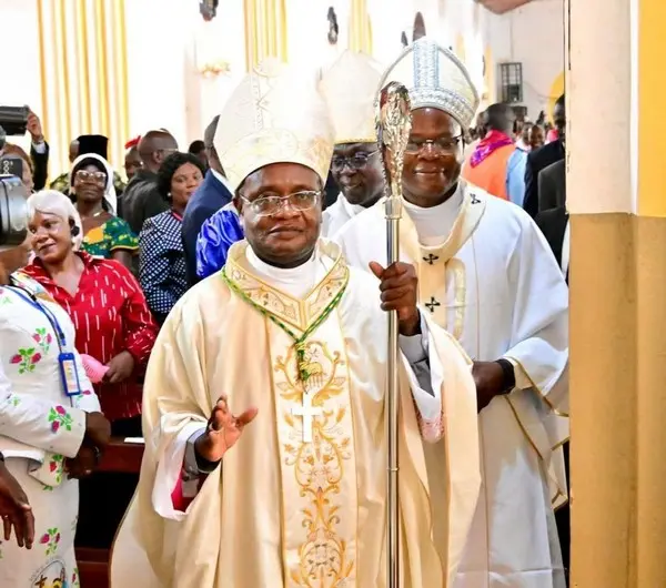 Centrafrique : Ordination épiscopale de Mgr Joseph SAMEDI image mgr samedi et cardinal nzapalainga.jpg