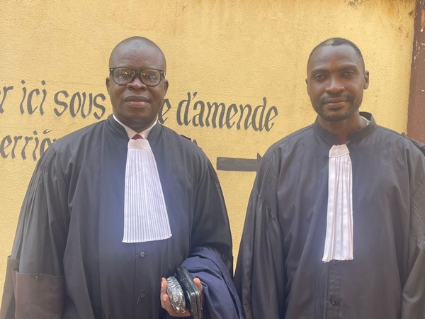 Affaire Gilles Ionel Gouandjika : le ministère public requiert un an de sursis et une amende de 400 000 francs CFA image défense gilles gouandjika